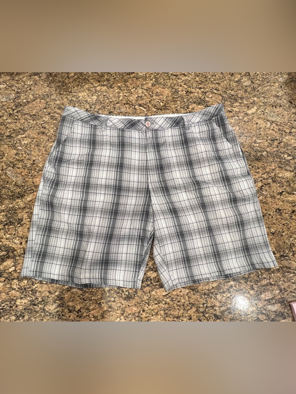 Greg Norman SHARK, Slim Fit, Gray Plaid Casual Shorts
